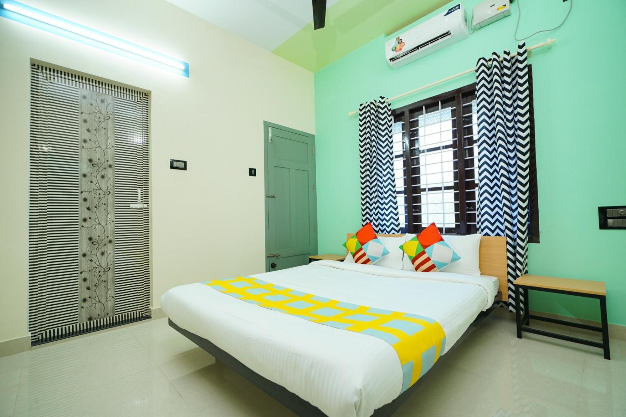 Hotel O Majestic Stays Kazhakuttam Exterior photo